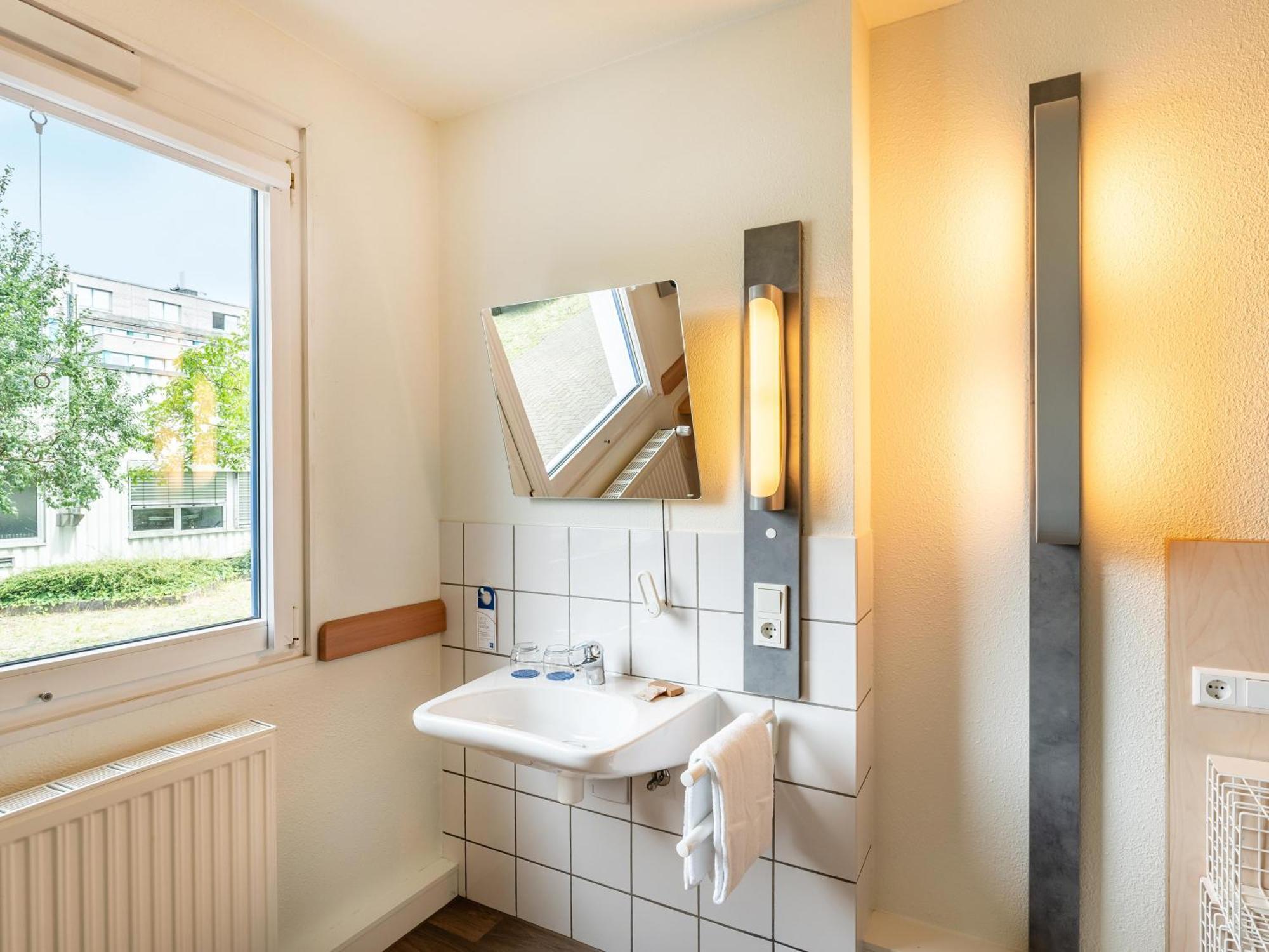 B&B Hotel Koeln-Porz Εξωτερικό φωτογραφία